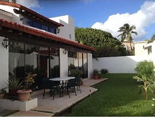 Cancun Villa Allure Access To The Beach location